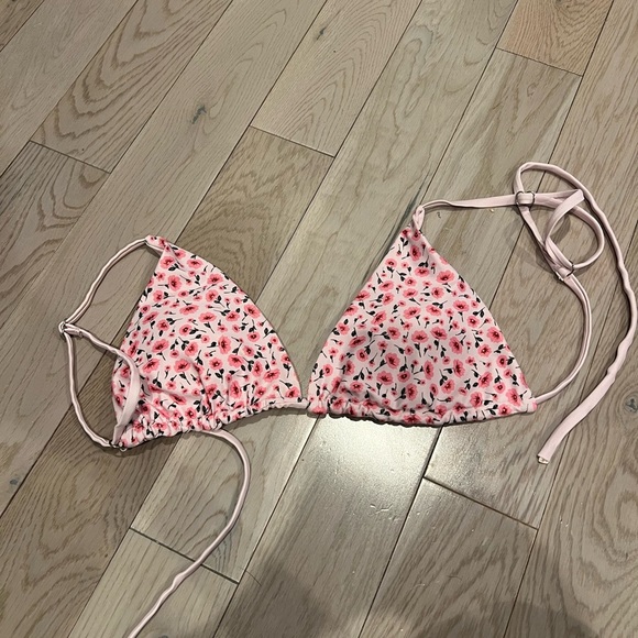 Stylish Pink Floral Bikini Top - Picture 1 of 3